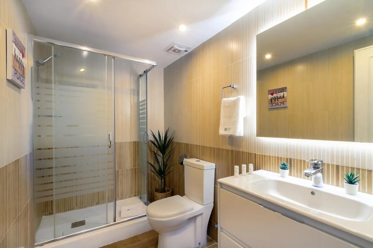Marbella Banus Suites - Marbella Beach Front Suite Apartment