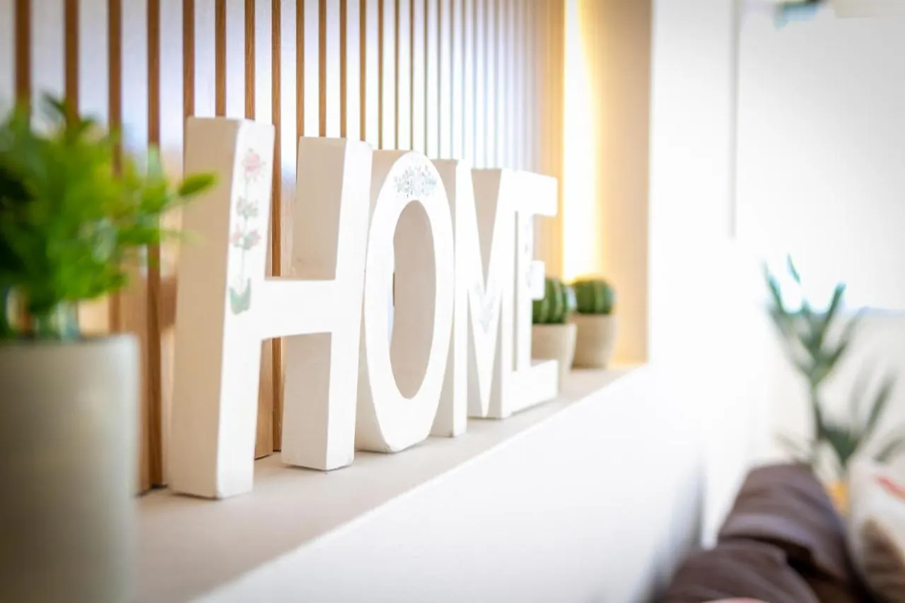 Marbella Banus Suites - Marbella Beach Front Suite Apartment