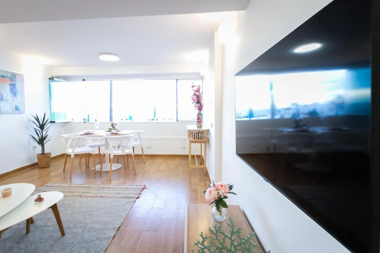 Marbella Banus Suites - Marbella Beach Front Suite Apartment