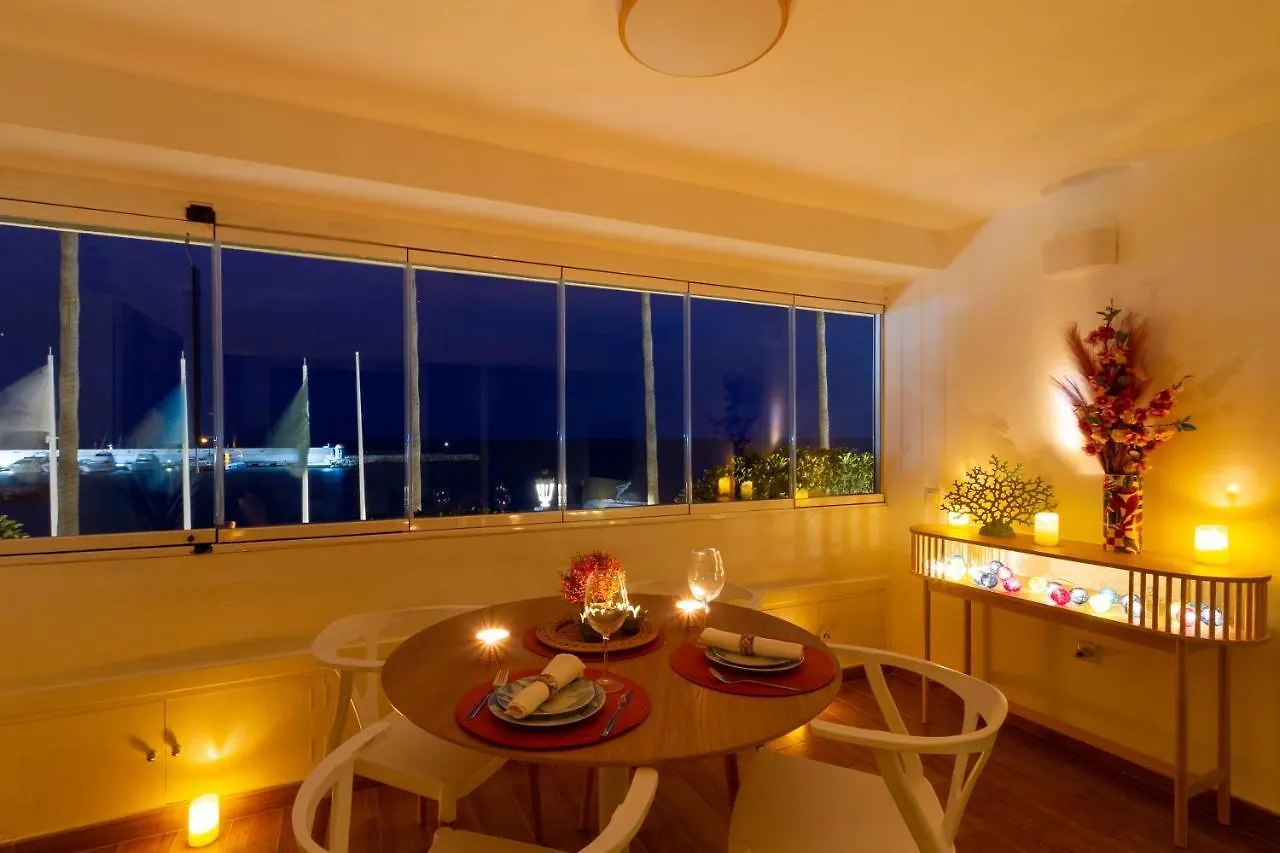 Marbella Banus Suites - Marbella Beach Front Suite Apartment 0*,