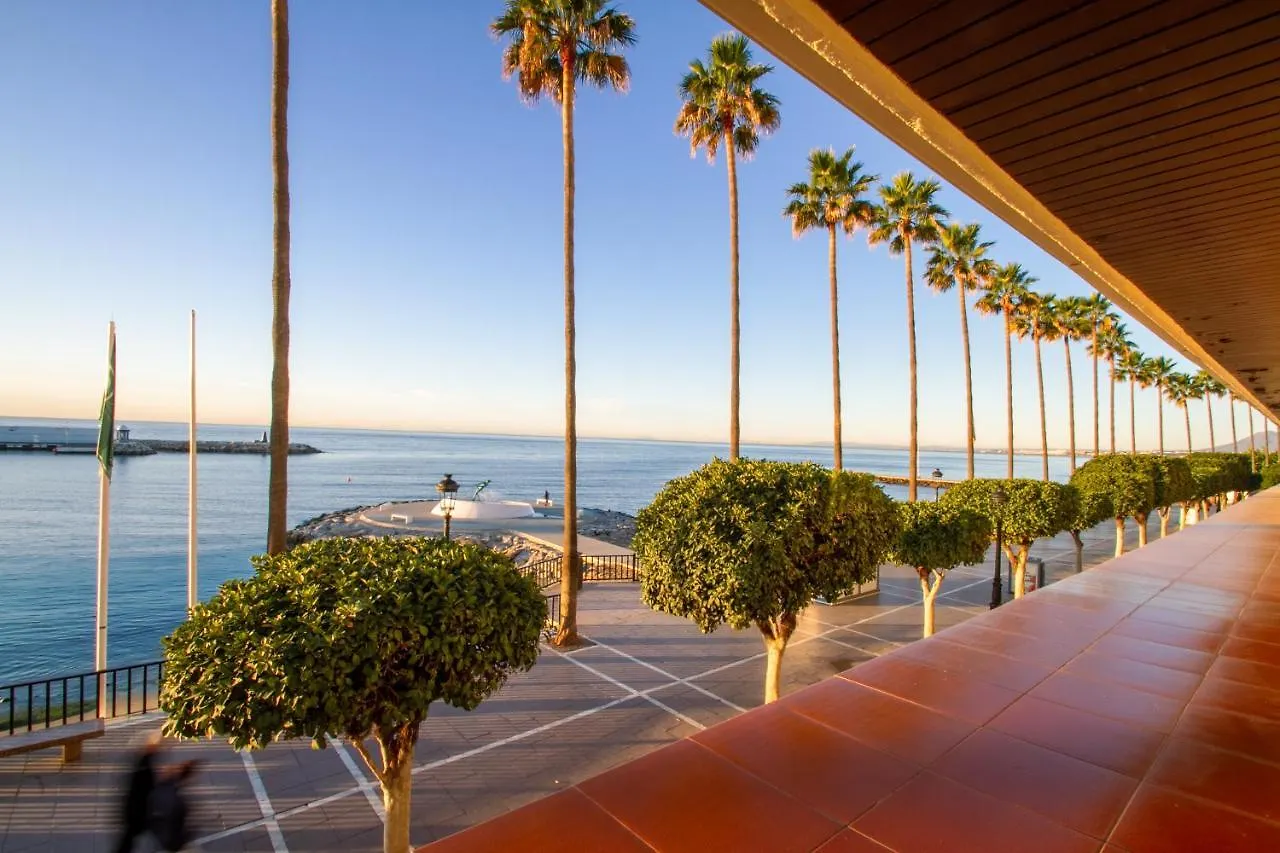 Marbella Banus Suites - Marbella Beach Front Suite Apartment