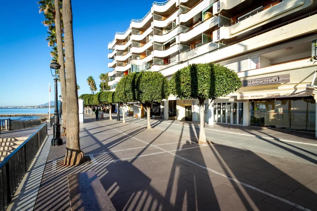 Marbella Banus Suites - Marbella Beach Front Suite Apartment Spain