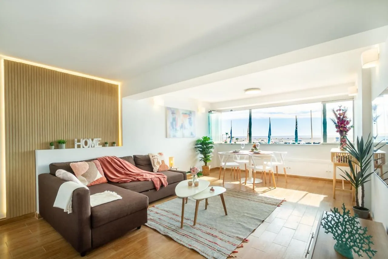 Marbella Banus Suites - Marbella Beach Front Suite Apartment