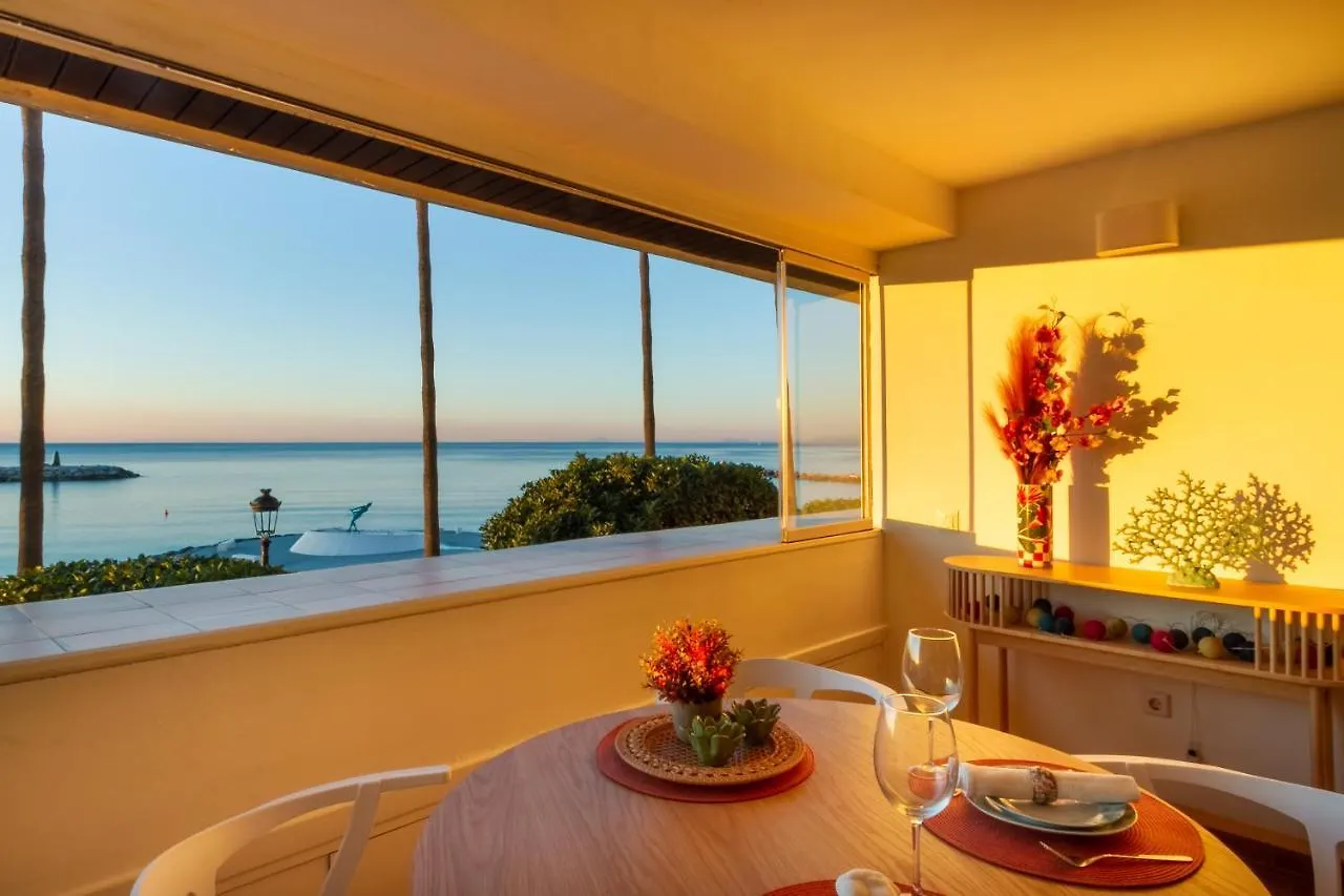 Marbella Banus Suites - Marbella Beach Front Suite Apartment 0*,
