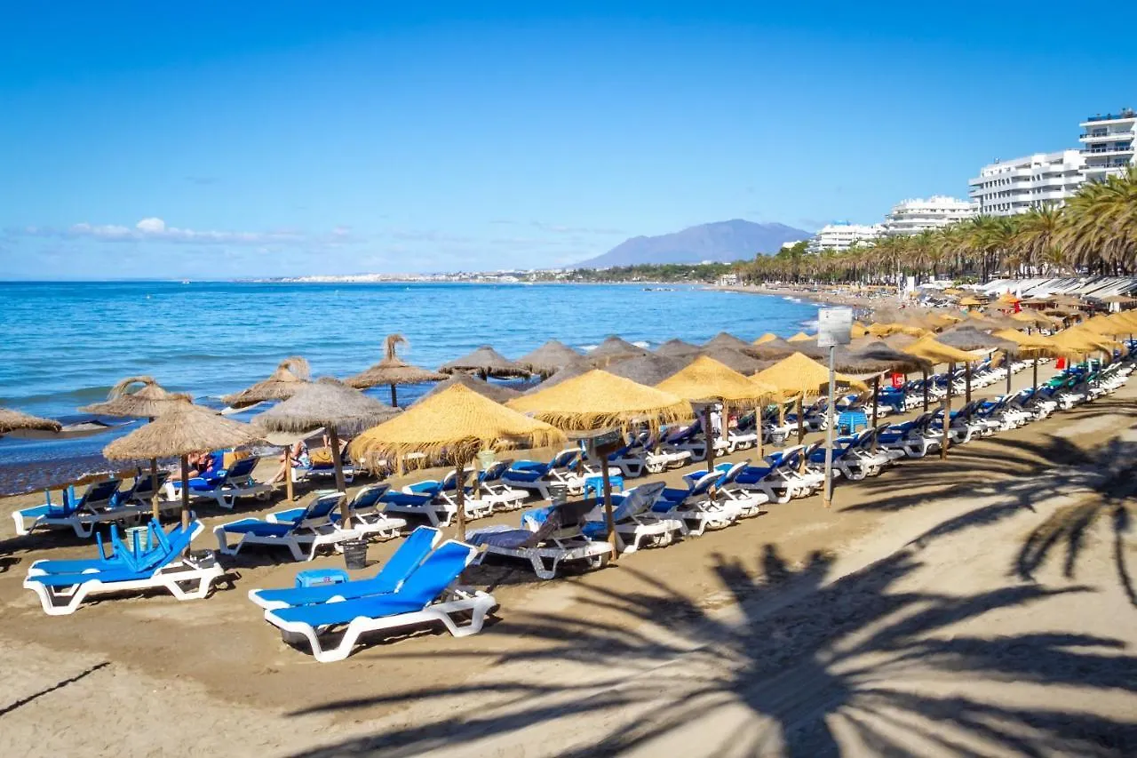 Marbella Banus Suites - Marbella Beach Front Suite Apartment