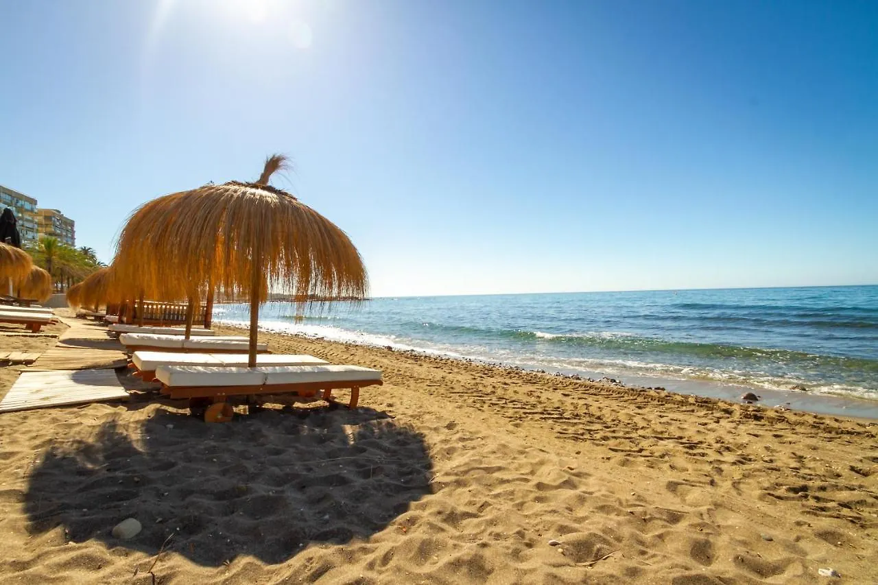 Marbella Banus Suites - Marbella Beach Front Suite Apartment