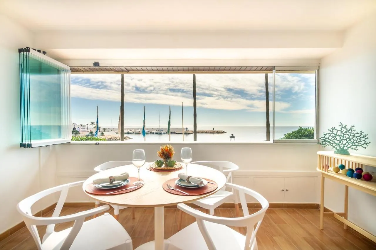 Marbella Banus Suites - Marbella Beach Front Suite Apartment