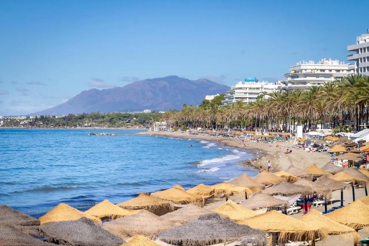 Marbella Banus Suites - Marbella Beach Front Suite Apartment Spain