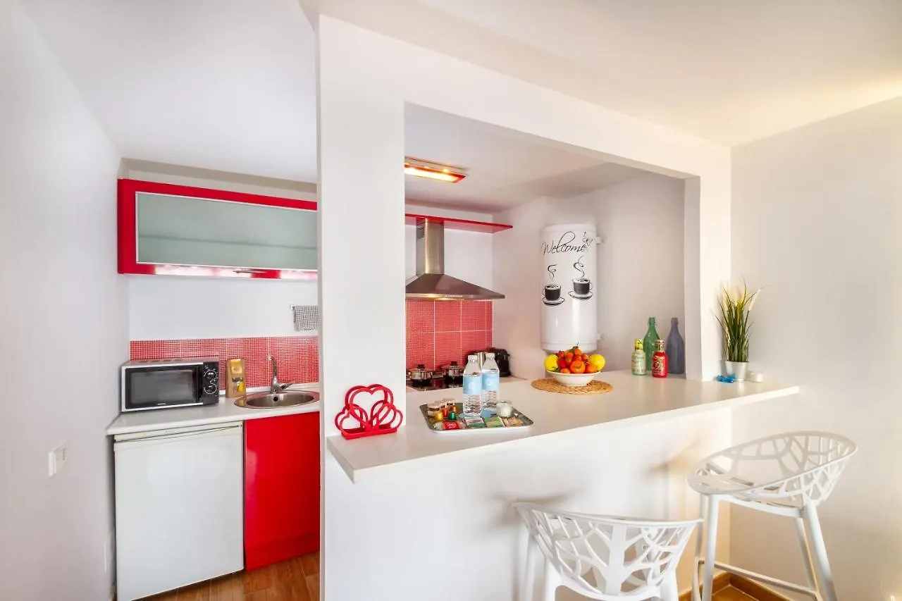 Marbella Banus Suites - Marbella Beach Front Suite Apartment